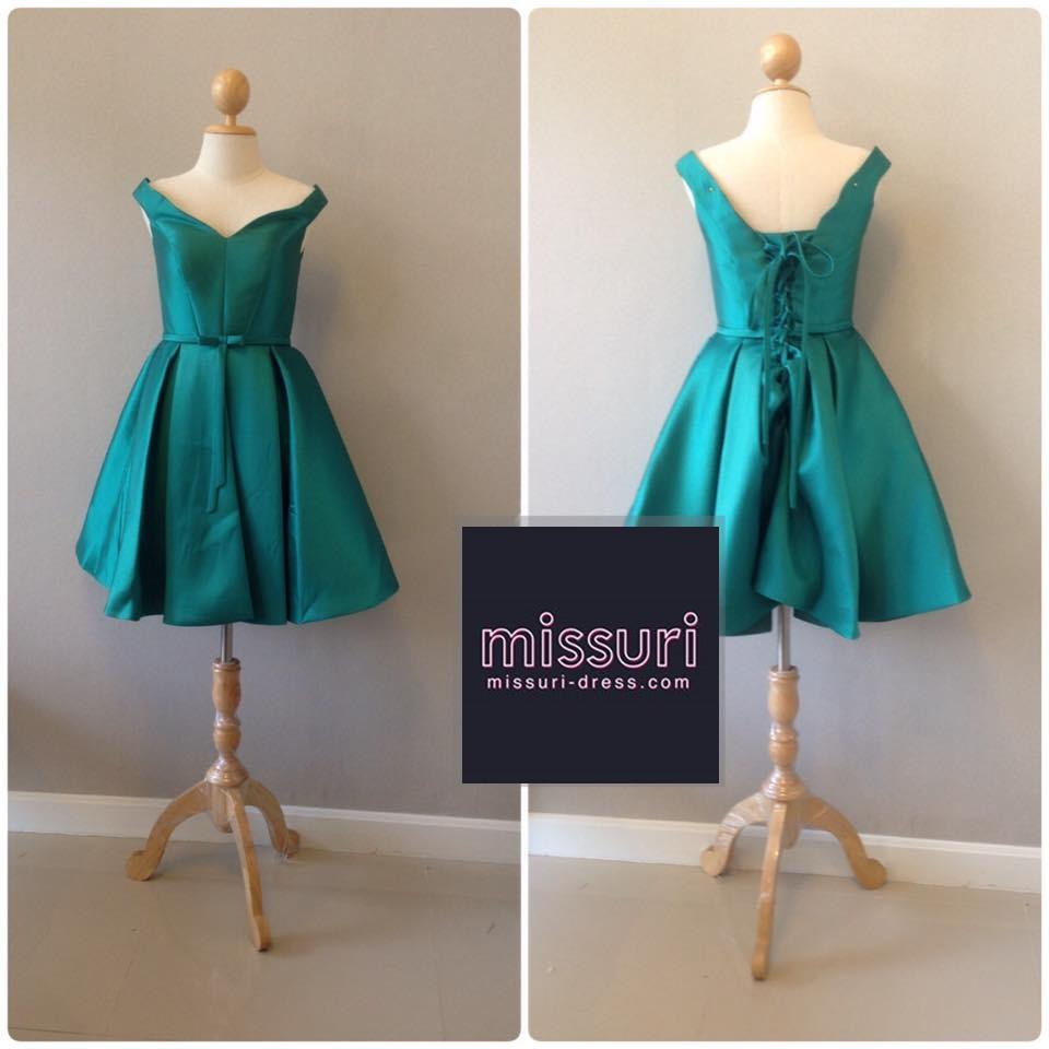 ชุดราตรีสั้น ชุดราตรีสาวอวบ ชุดราตรีสั้นสีเขียว ชุดราตรีสั้นปาดไหล่ เปิดไหล่ช่วงอกเป็นทรงลึกรูปหัวใจ