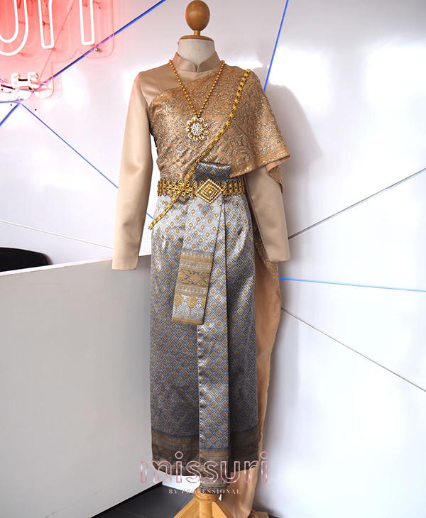 ชุดไทยประยุกต์ เสื้อบรมพิมาน ผ้าถุงสำเร็จ พร้อมสไบ