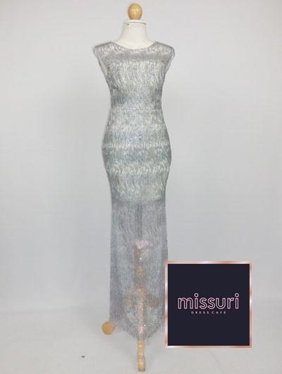 ทรงเข้ารูป ชุดออกงานแบบยาวสีเงิน ผ้ากลิตเตอร์ทรงเข้ารูป