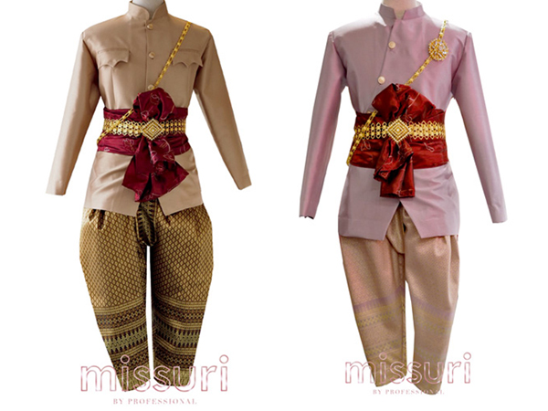 ชุดไทยผู้ชายจะเน้นเป็นโทนสีสุภาพ จะเป็นเสื้อราชประแตนกับโจงกระเบน