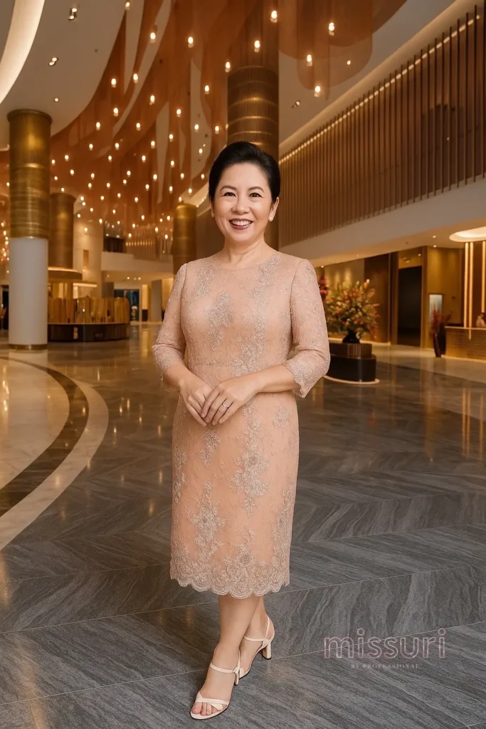 ชุดออกงานผ้าลูกไม้แบบเรียบหรูสำหรับวัย 60ปี ออกงาน